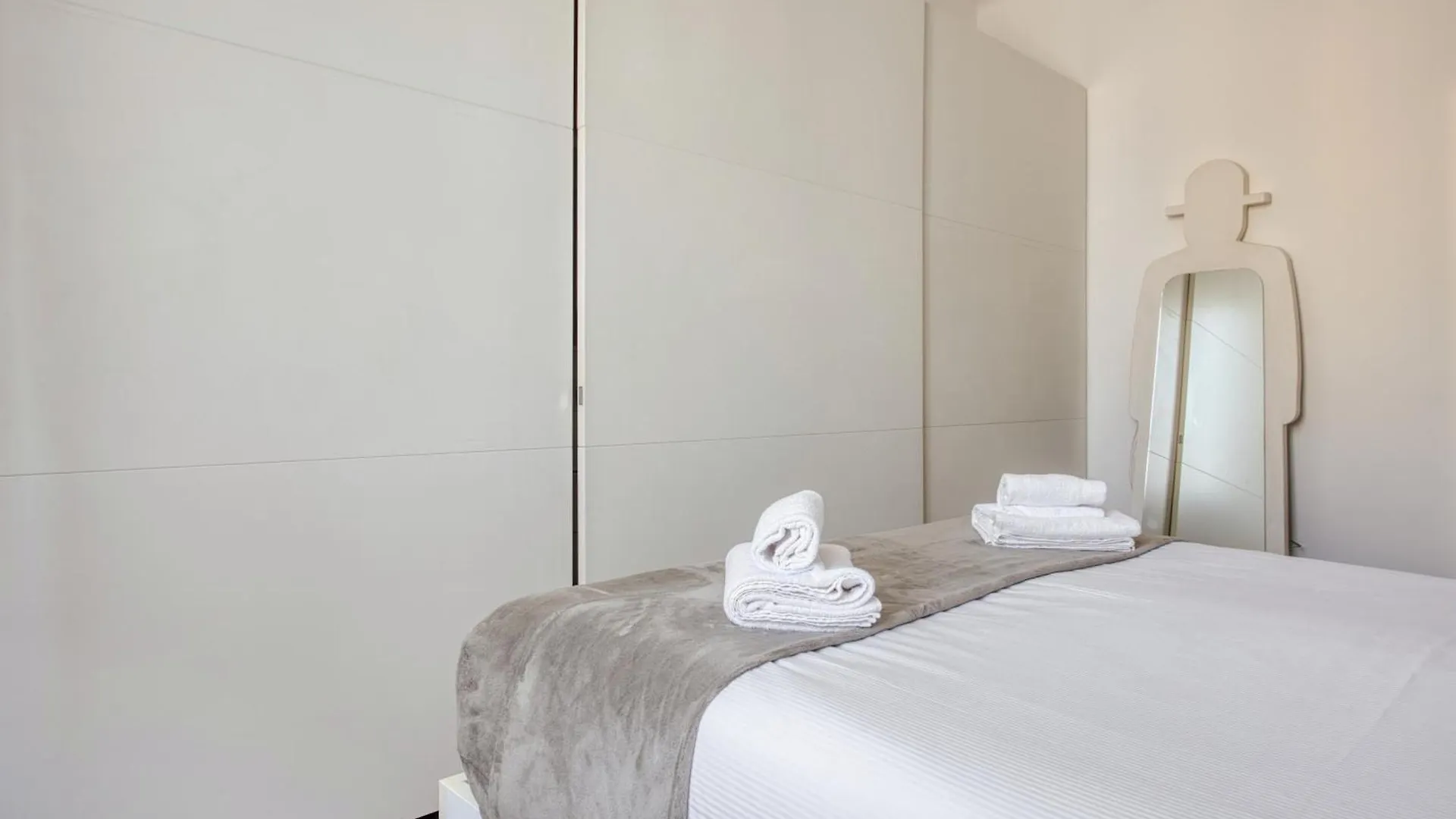 아파트 Just Urban Stays - Spacious And Elegant Flat Corso Xxii Marzo